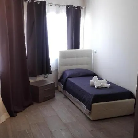 לינה וארוחת בוקר Samana C Con Privata A 3*